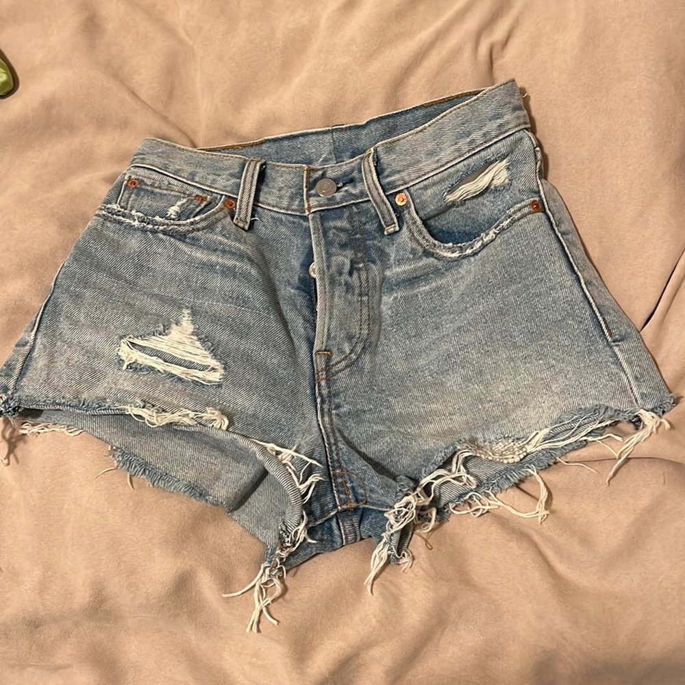 Levi’s high rise shorts, light medium wash, size 25